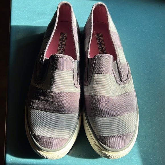SPERRY | SILVER & GRAY RIBBON SLIP-ONS, SZ 7.5M - Picture 4 of 8